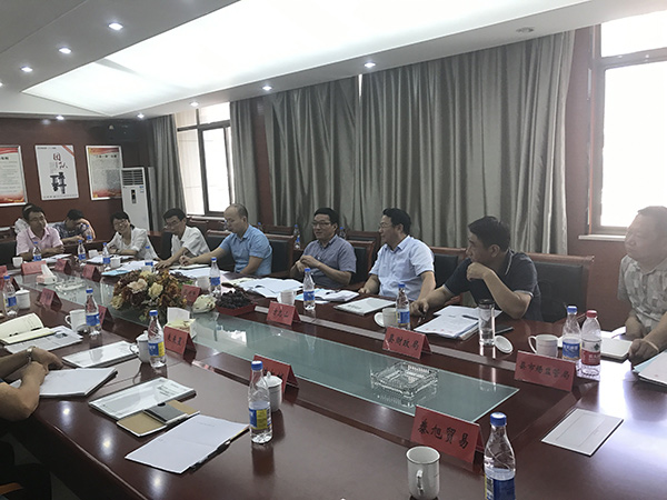 肥東縣委書記耿延強(qiáng)攜縣商務(wù)局等各局機(jī)關(guān)主要負(fù)責(zé)人來安徽環(huán)瑞開展就推動(dòng)國際貿(mào)易專題座談會(huì)