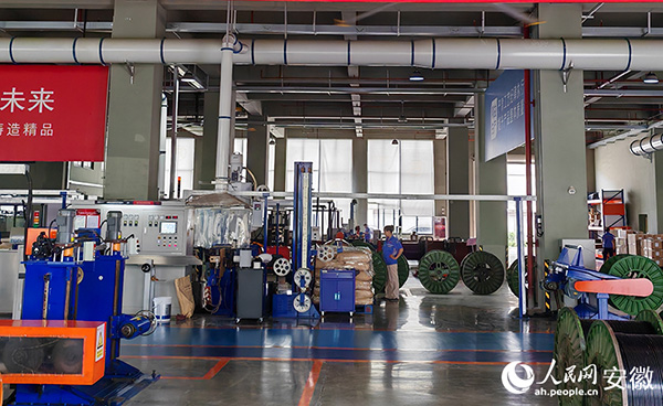 環(huán)瑞電熱工廠 人民網(wǎng) 丁紀(jì)攝