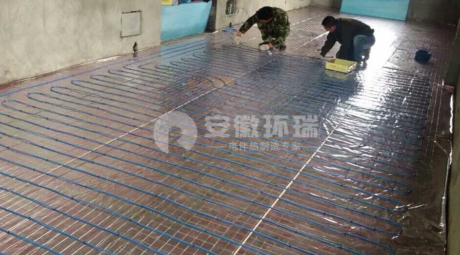 榆樹(shù)八號(hào)鎮(zhèn)中心小學(xué)采用我司發(fā)熱電纜電地暖系統(tǒng)